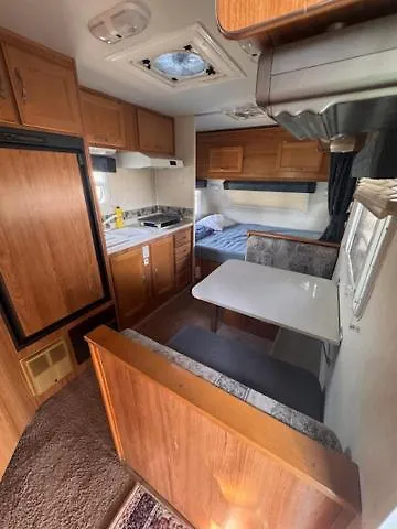 Ranny'S Private Rooms YYC Canada